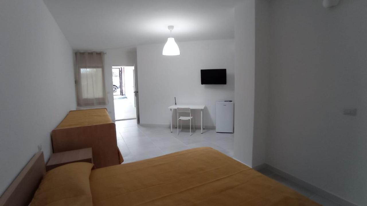 Rosa'S Rooms มาเตรา ภายนอก รูปภาพ
